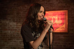 Sofia Carson come Alex in La lista dei miei desideri