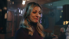 Jenni Banerjee come Karolina in Little Siberia