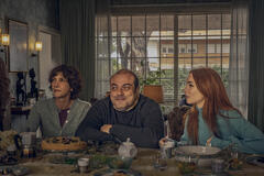 Maria Amelia Monti, Yuri Tuci, Matilda De Angelis in La Vita da Grandi