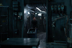 Steven Yeun come Timo in Mickey 17