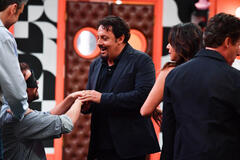 Enrico Brignano sul set di LOL: chi ride è fuori - Stagione 5