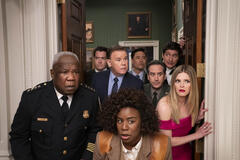 (S-D) Isiah Whitlock Jr. come Larry Dokes, Dan Perrault come Colin Trask, Spencer Garrett come Wally Glick, Uzo Aduba come Cordelia Cupp, Randall Park come Edwin Park, Andrew Friedman come Irv Samuelson, Ken Marino come Harry Hollinger, Molly Griggs come Lilly Schumacher in The Residence 1x01