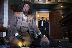 (S-D) Uzo Aduba come Cordelia Cupp, Giancarlo Esposito come A.B. Wynter, Susan Kelechi Watson come Jasmine Haney, Ken Marino come Harry Hollinger, Isiah Whitlock Jr. come Larry Dokes in The Residence 1x01