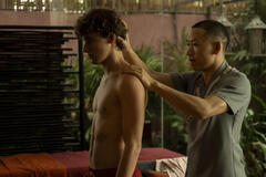 Sam Nivola in The White Lotus 3x03