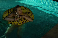 Carrie Coon in The White Lotus 3x05