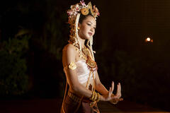 Lalisa Manobal in The White Lotus 3x05