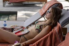 Aimee Lou Wood in The White Lotus 3x06