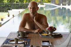 Jon Gries in The White Lotus 3x06