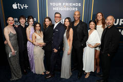 Lena Hall, Donovan Colan, Isabel Gravitt, Amanda Peet, Jon Hamm, Olivia Munn, Mark Tallman, Eunice Bae, Anna Osceola e Hoon Lee all'anteprima mondiale della serie Your Friends & Neighbors presso la Directors Guild of America
