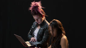 Kate Trefry (Writer & Original Story) in Stranger Things The First Shadow: dietro le quinte - Immagine dal set