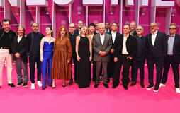 Daniel Mays, Marc Francesco Duret, Assaad Bouab, Lily Dupont, Florence Darel, Howard Korder, Philippe Maigret, Noah Jupe, Michael Douglas, Kirk Ellis, Tony Krantz, Thibault de Montalembert, Xavier Brossard, Mark Mostyn, Olivier Claverie, Tim Van Patten e David Franco celebrano la première mondiale di Franklin a CanneSeries