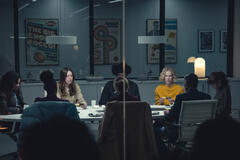 Rosy McEwen in Black Mirror 'Bete Noire' - Immagine dal set