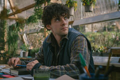 Álvaro Rico come Elmer in Il giardiniere 1x02