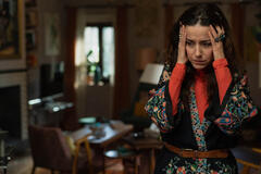 Cecilia Suárez come China Jurado in Il giardiniere 1x03