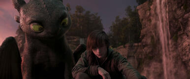 (S-D) Drago Night Fury, Toothless, e Hiccup (Mason Thames) nel live action How to Train Your Dragon
