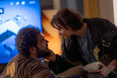 Danilo Kamperidis, Lena Urzendowsky in Come vendere droga online (in fretta) 4x02