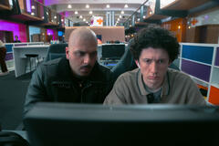 Maximilian Mundt come Moritz (dx) in Come vendere droga online (in fretta) 4x02