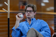 Damian Hardung in Come vendere droga online (in fretta) 4x03