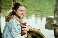 Luna Wedler in La Fossa delle Marianne di Eileen Byrne - Immagine dal set