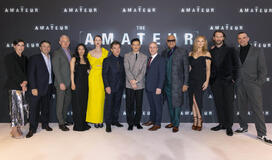 (S-D) Sarah Shepard, Dan Wilson, Hutch Parker, Alice Hewkin, Caitriona Balfe, James Hawes, Rami Malek, President of 20th Century Studios, Steve Asbell, Laurence Fishburne, Barbara Probst, Marc Rissmann e Joseph Millson alla première europea di The Amateur all'Odeon Luxe Leicester Square, Londra, il 31 marzo 2025