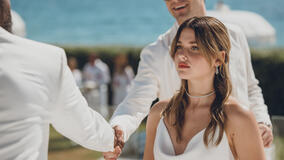 È colpa nostra? di Domingo González - First Look