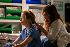 (S-D) Willa Fitzgerald come Danny Simms e Jessy Yates come Harper Simms in Pulse 1x01