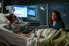 Justina Machado come Dr. Natalie Cruz in Pulse 1x02