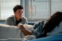 Jack Bannon come Tom Cole in Pulse 1x06