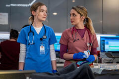 (S-D) Willa Fitzgerald come Danny Simms e Jessica Rothe come Cass Himmelstein in Pulse 1x07