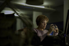 Laura Aikman come Lana in Suspect The Shooting of Jean Charles de Menezes 1x04