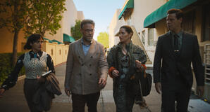 Chase Sui Wonders, Seth Rogen, Kathryn Hahn e Ike Barinholtz in The Studio 1x03