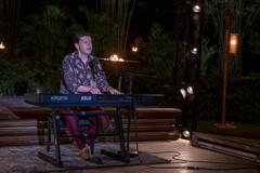 Christian Friedel in The White Lotus 3x07