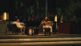 Jason Isaacs, Jon Gries in The White Lotus 3x07