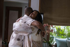 Nicholas Duvernay, Natasha Rothwell in The White Lotus 3x08