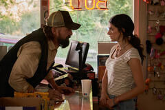 Peter Stormare e Ella Rubin in Until Dawn Fino all'alba