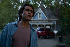 Michael Cimino in Until Dawn Fino all'alba - Immagine dal set