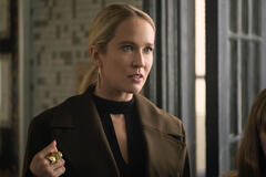 Anna Camp come Reagan Lockwood in You 5x01