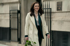 Charlotte Ritchie come Kate Lockwood in You 5x01