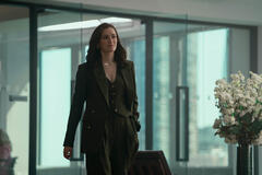 Charlotte Ritchie come Kate Lockwood in You 5x01