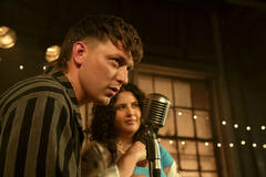 (S-D) Tom Francis come Clayton, Natasha Behnam come Dominique in You 5x03