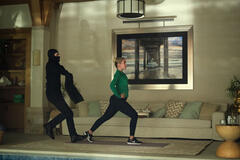 (S-D) Penn Badgley come Joe Goldberg, Anna Camp come Reagan Lockwood in You 5x04