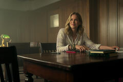 Elizabeth Lail come Guinevere Beck in You 5x06