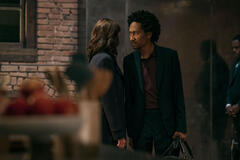 (S-D) Charlotte Ritchie come Kate Lockwood, Griffin Matthews come Teddy Lockwood in You 5x07