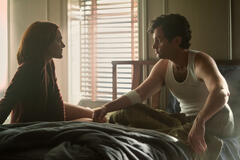 (S-D) Madeline Brewer come Bronte, Penn Badgley come Joe Goldberg in You 5x09