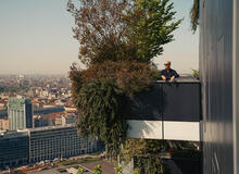 Stanley Tucci racconta lo spirito pionieristico del cuore industriale italiano, dove la cucina e gli ingredienti sono decisamente all'avanguardia. Tucci in Italy - Lombardia