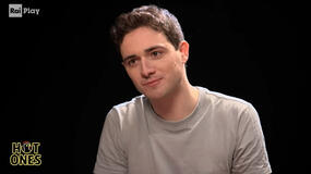 Hot Ones Italia, Tommaso Cassissa ospite di Alessandro Cattelan