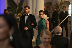 Mark Meachum (Jensen Ackles) and Amber Oliveras (Jessica Camacho) in Countdown - Stagione 1