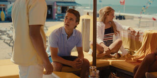 Willem De Schryver come Alexander in Knokke Off 1x01