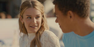 (S-D) Pommelien Thijs come Louise e Eliyha Altena come Daan in Knokke Off 1x03