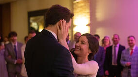 Alex Gadea come Arturo, Ivana Baquero come Maje in La vedova nera